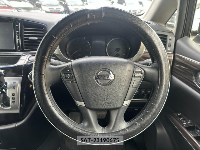 Nissan ELGRAND 2016-05 8071498-10