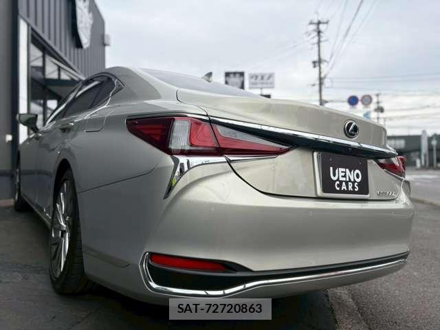 Lexus ES 2024-01 8071026-1
