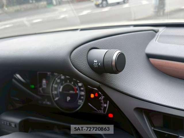 Lexus ES 2024-01 8071026-17
