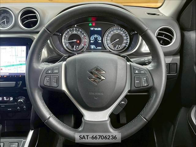 Suzuki ESCUDO 2022-04 8071421-13