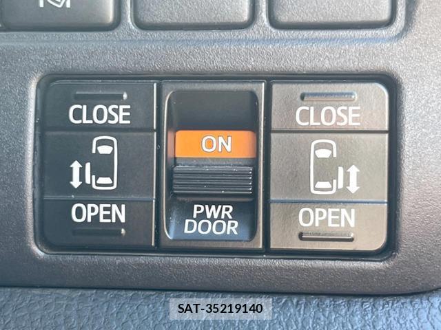 Toyota ESQUIRE 2017-02 8071736-6