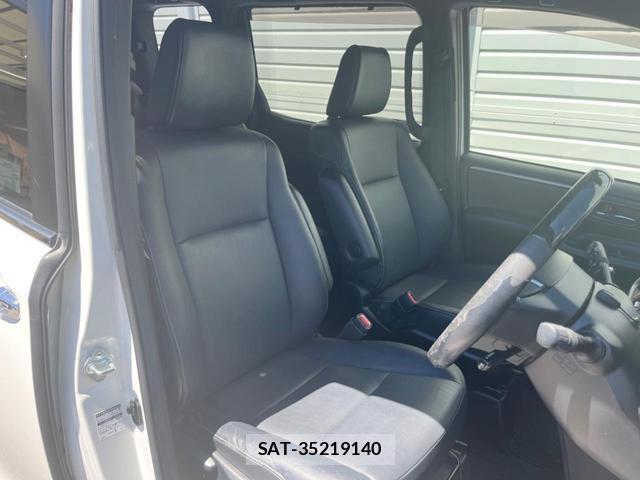 Toyota ESQUIRE 2017-02 8071736-7