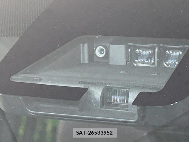 Toyota ESQUIRE 2017-07 8072392-4