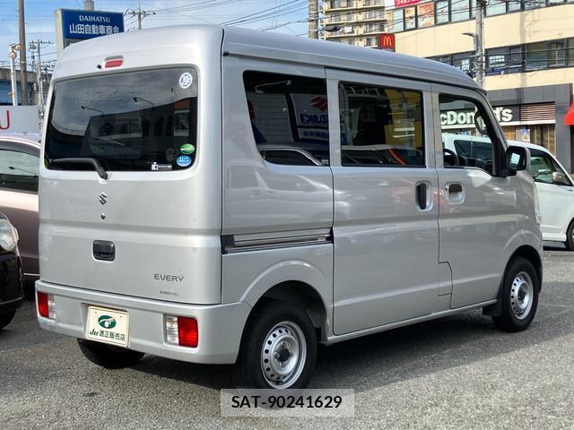 Suzuki EVERY 2019-07 8071074-6