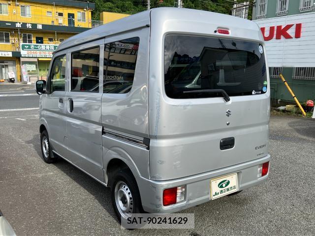 Suzuki EVERY 2019-07 8071074-8