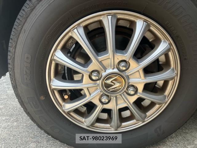 Suzuki EVERY 2021-11 8071294-3