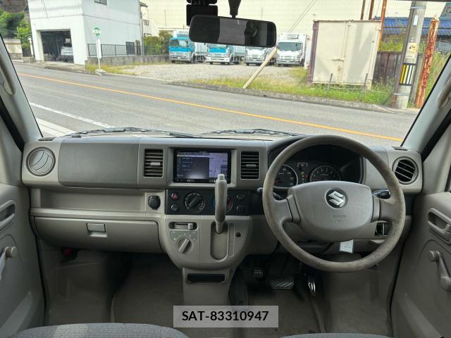 Suzuki EVERY 2013-02 8072566-1