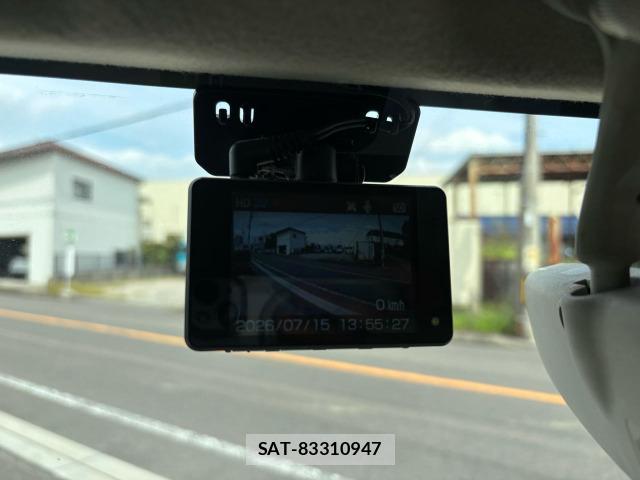 Suzuki EVERY 2013-02 8072566-5