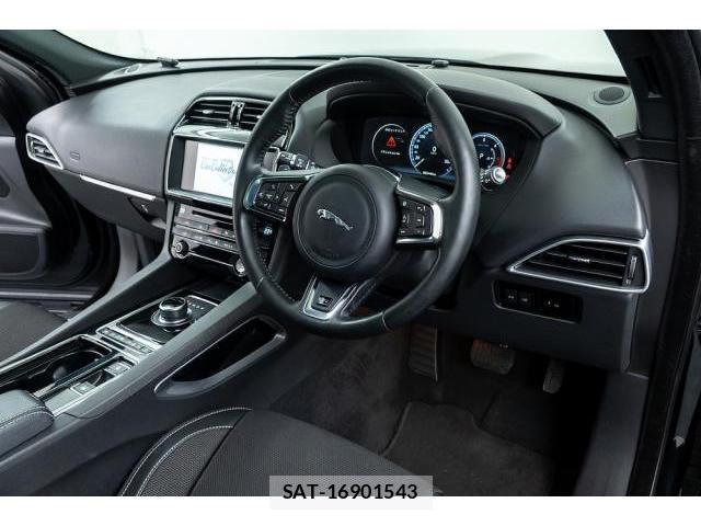 Jaguar F-PACE 2016-09 8071757-10