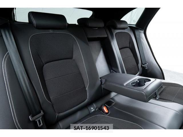 Jaguar F-PACE 2016-09 8071757-14