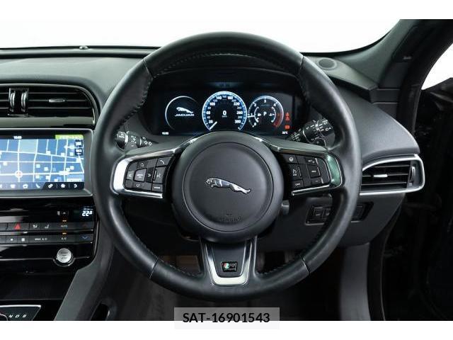 Jaguar F-PACE 2016-09 8071757-17