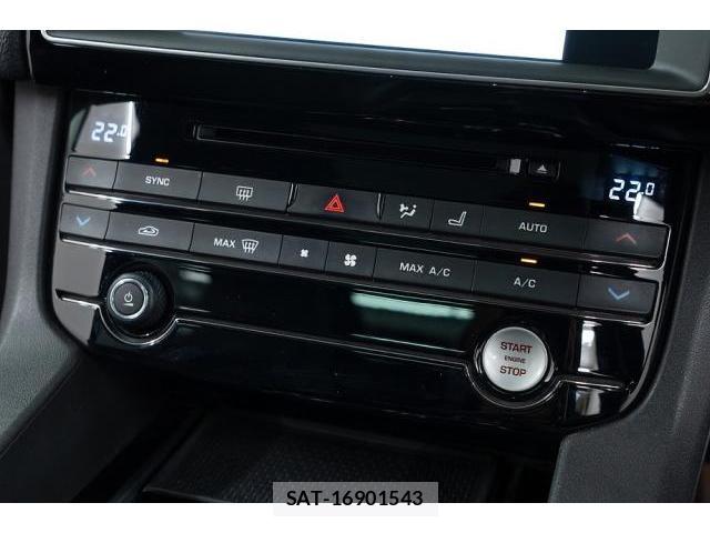 Jaguar F-PACE 2016-09 8071757-19