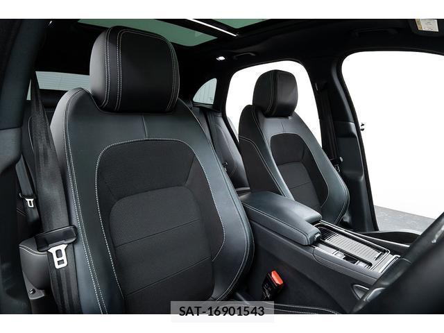 Jaguar F-PACE 2016-09 8071757-3