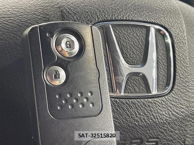 Honda FIT SHUTTLE HYBRID 2011-08 8071090-6