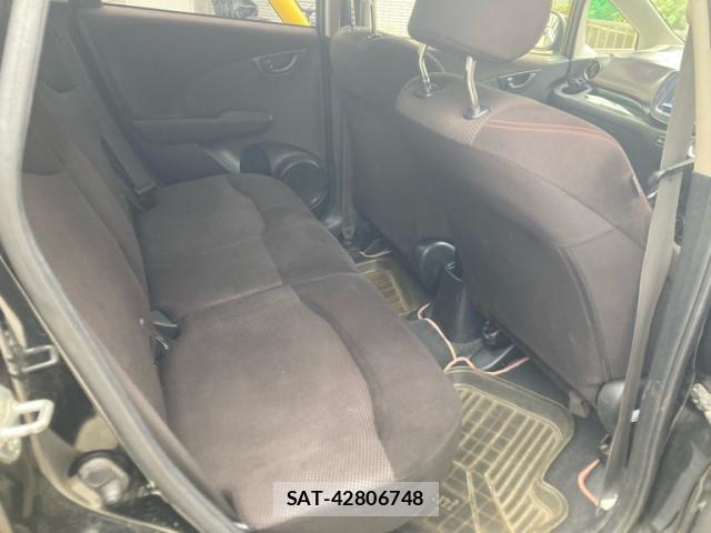 Honda FIT 2013-03 8071043-13