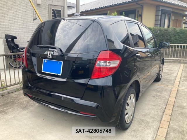 Honda FIT 2013-03 8071043-3