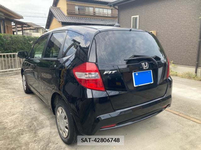 Honda FIT 2013-03 8071043-4