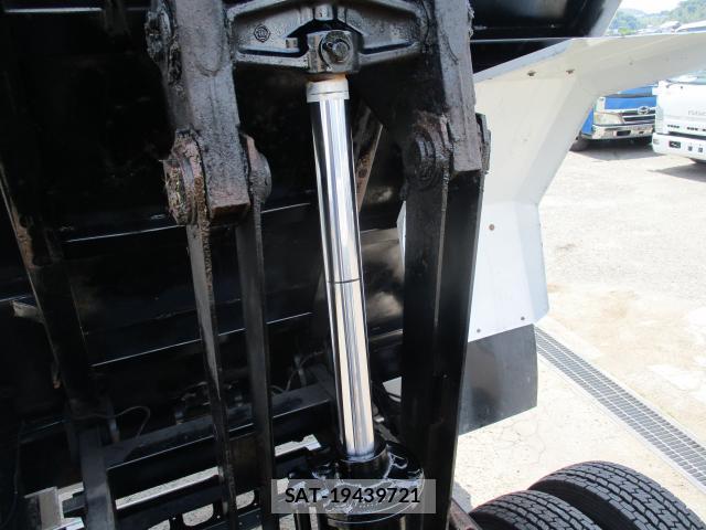 Isuzu FORWARD 2017-07 8071296-3