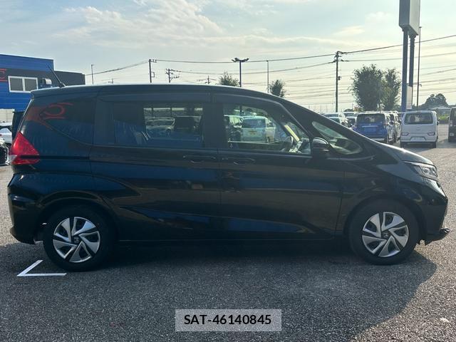 Honda FREED HYBRID 2023-11 8071560-3
