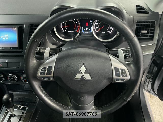 Mitsubishi GALANT FORTIS 2011-05 8072455-17