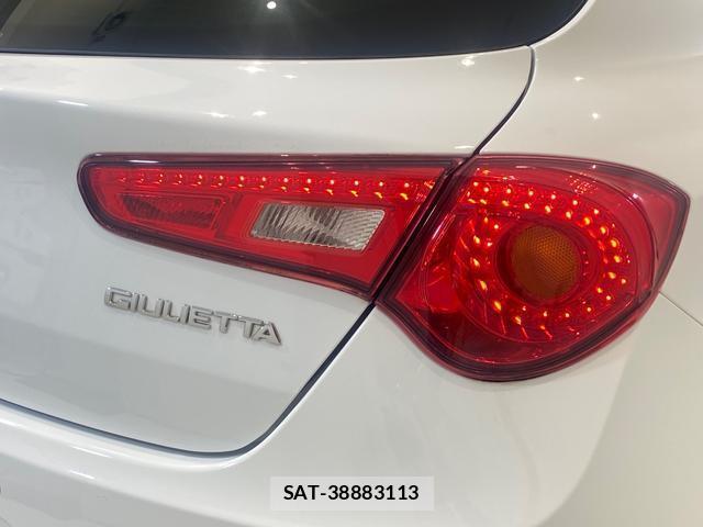 ALFA ROMEO GIULIETTA 2017-06 8070975-11