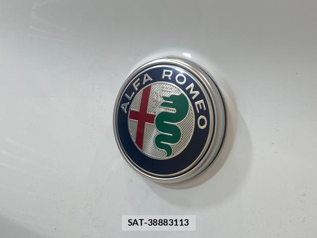 ALFA ROMEO GIULIETTA 2017-06 8070975-12