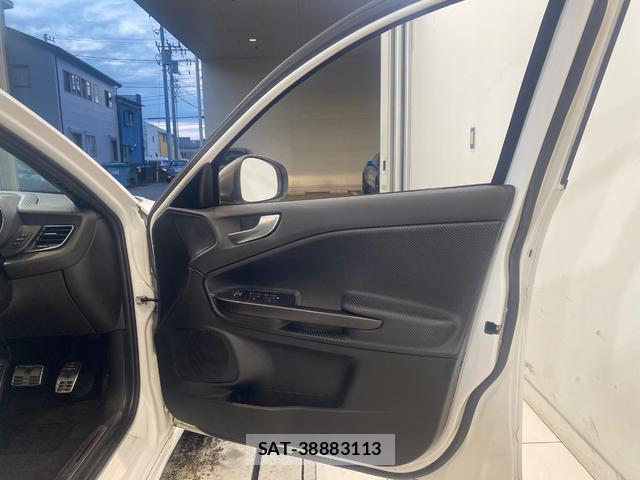ALFA ROMEO GIULIETTA 2017-06 8070975-15