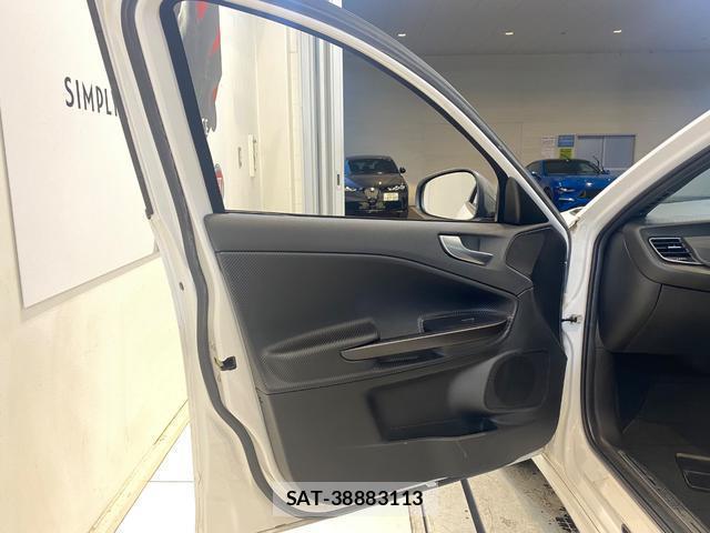 ALFA ROMEO GIULIETTA 2017-06 8070975-19