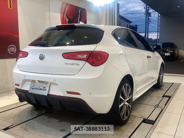 ALFA ROMEO GIULIETTA 2017-06 8070975-3