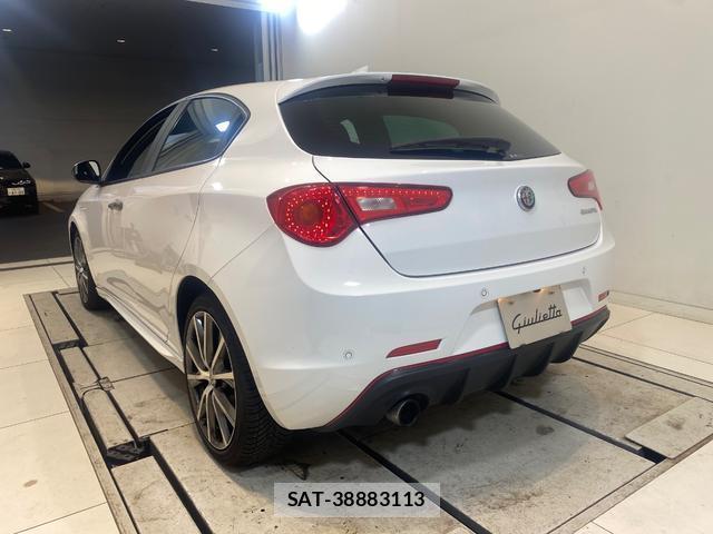 ALFA ROMEO GIULIETTA 2017-06 8070975-5