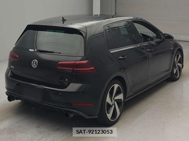 VolksWagen GOLF GTI 2017-06 8072200-1