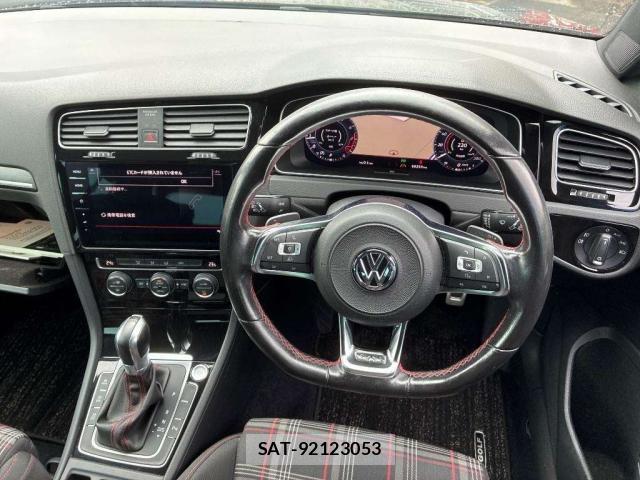 VolksWagen GOLF GTI 2017-06 8072200-2
