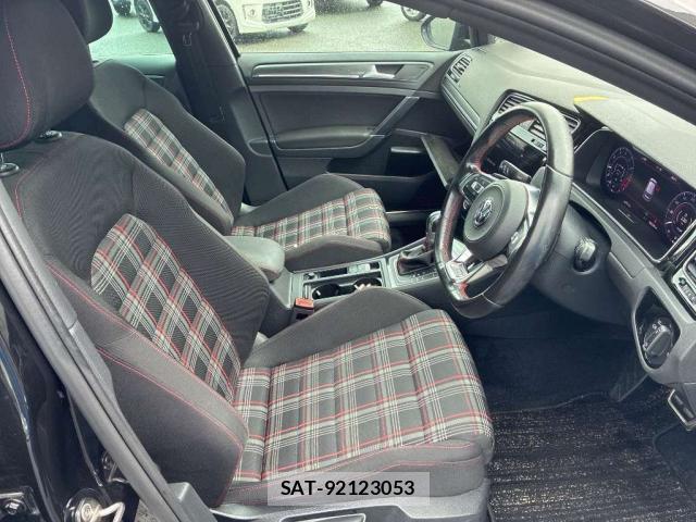 VolksWagen GOLF GTI 2017-06 8072200-3