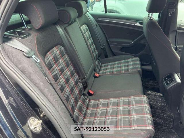 VolksWagen GOLF GTI 2017-06 8072200-4