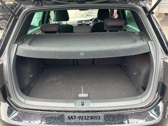 VolksWagen GOLF GTI 2017-06 8072200-6