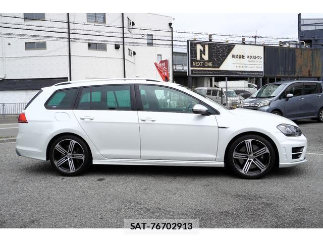 VolksWagen GOLF R VARIANT 2017-04 8071924-3