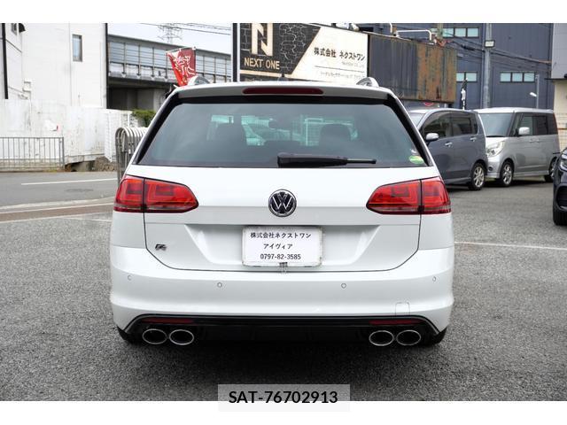 VolksWagen GOLF R VARIANT 2017-04 8071924-6