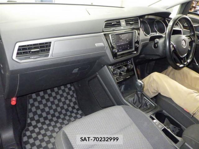 VolksWagen GOLF TOURAN 2017-06 8071011-2