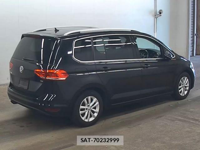 VolksWagen GOLF TOURAN 2017-06 8071011-4