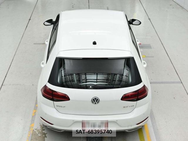 VolksWagen GOLF 2019-08 8071016-11