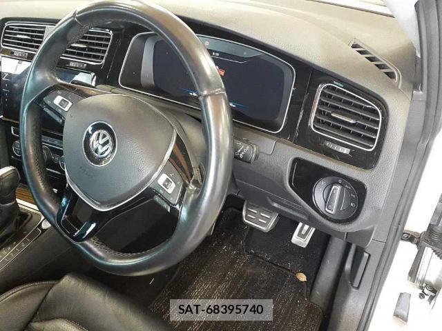 VolksWagen GOLF 2019-08 8071016-2