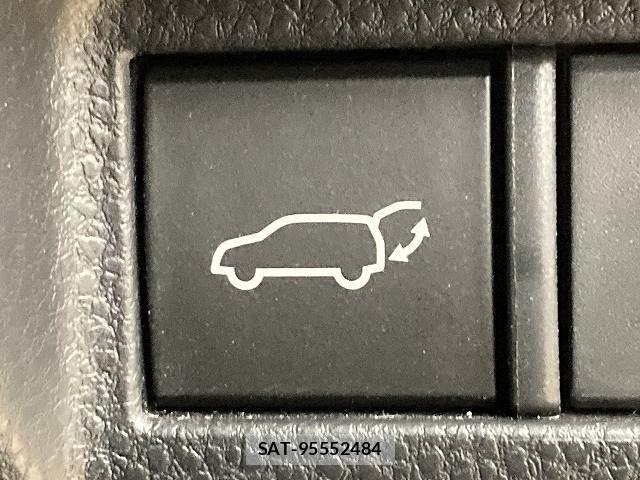 Toyota HARRIER HYBRID 2023-06 8071548-8