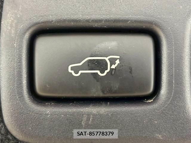 Toyota HARRIER 2017-06 8071576-4