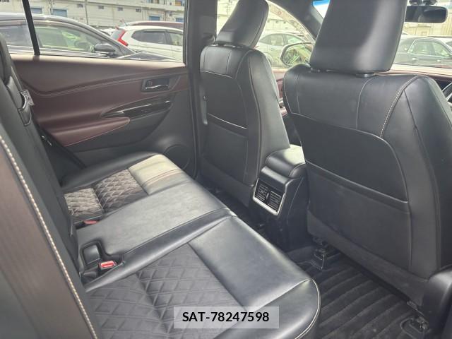 Toyota HARRIER 2017-03 8072128-6