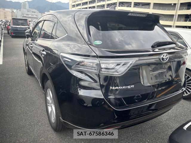 Toyota HARRIER 2017-05 8072141-5