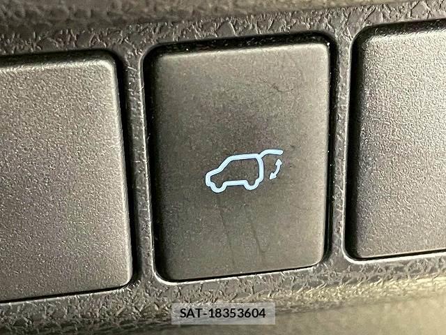 Toyota HARRIER 2018-12 8072605-6