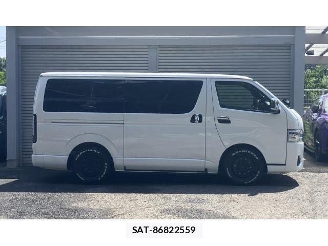 Toyota HIACE VAN 2025-03 8070862-11