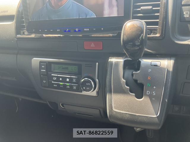 Toyota HIACE VAN 2025-03 8070862-16