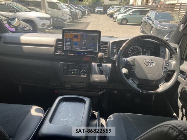 Toyota HIACE VAN 2025-03 8070862-2