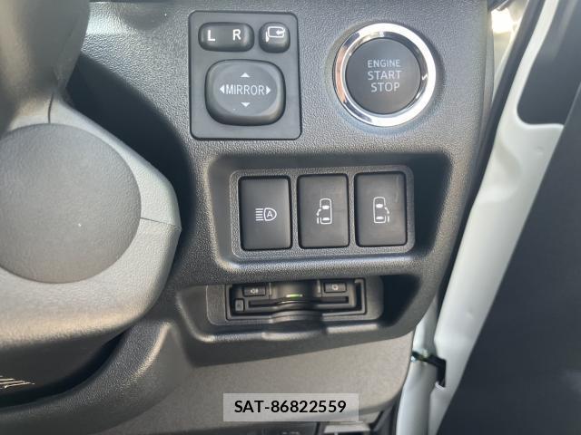 Toyota HIACE VAN 2025-03 8070862-4